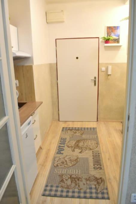 Apartment In Прага Экстерьер фото