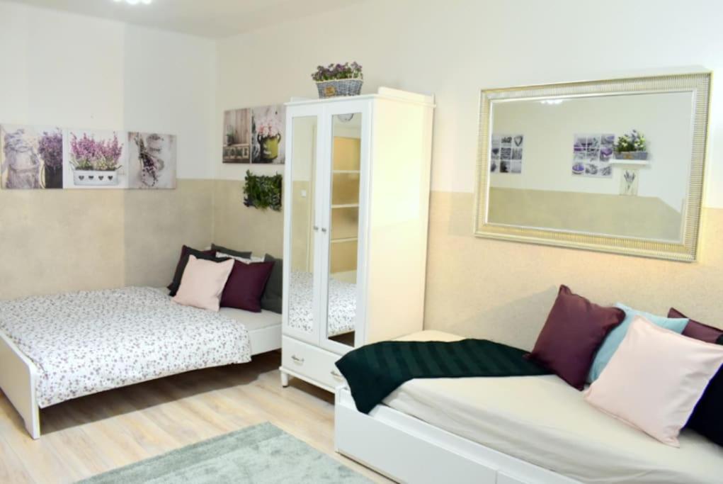 Apartment In Прага Экстерьер фото